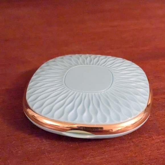 Vintage Accessories - Vintage Look Mirror Compact